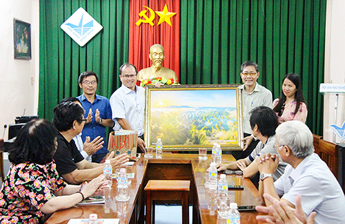 Văn nghệ sĩ Hội VHNT Đắk Nông đến thăm và giao lưu tại Bình Định
