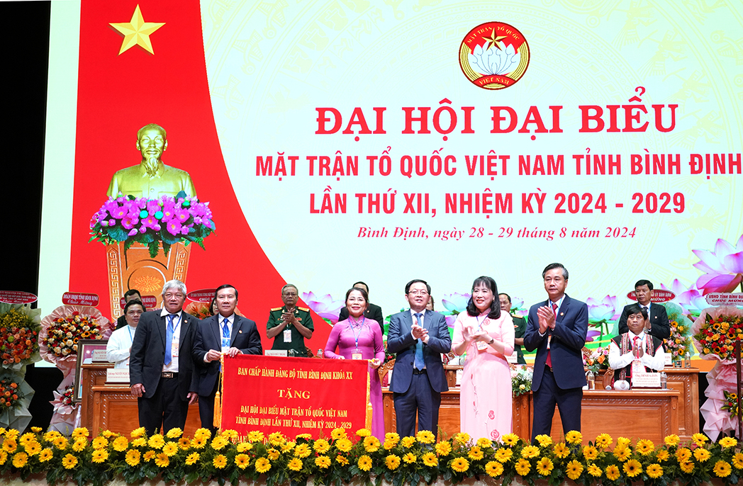 Bà Nguyễn Thị Phong Vũ tái cử chức Chủ tịch Ủy ban MTTQ Việt Nam tỉnh khóa XII, nhiệm kỳ 2024 - 2029