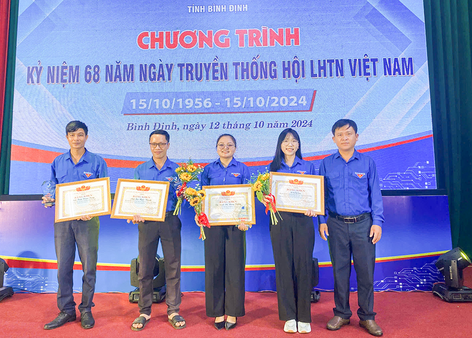 Chàng trai "phải lòng" với văn hóa truyền thống